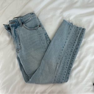 ABERCROMBIE AND FITCH HIGH RISE SKINNY JEANS LIGHTWASH